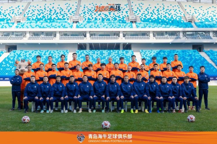 青島海牛一線隊(duì)名單：老將鄭龍、薩里奇坐鎮(zhèn)，金洋洋等新援在列